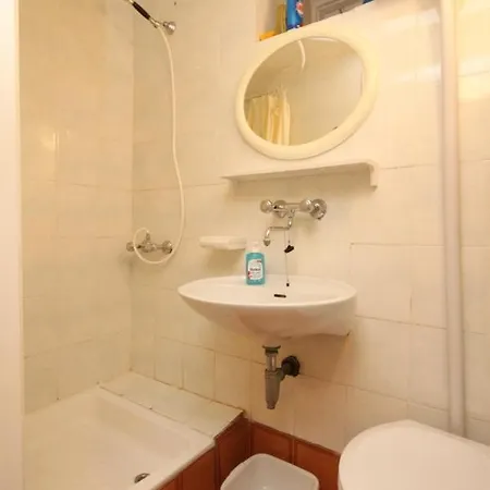 By The Sea Milna, - 8490 Apartment Vis