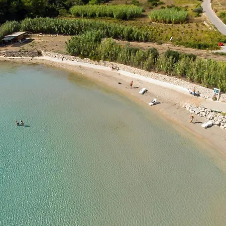 Apartment By The Sea Milna, - 8490