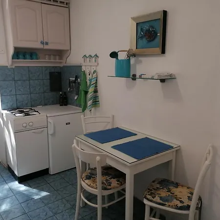 Apartment By The Sea Milna, - 8490